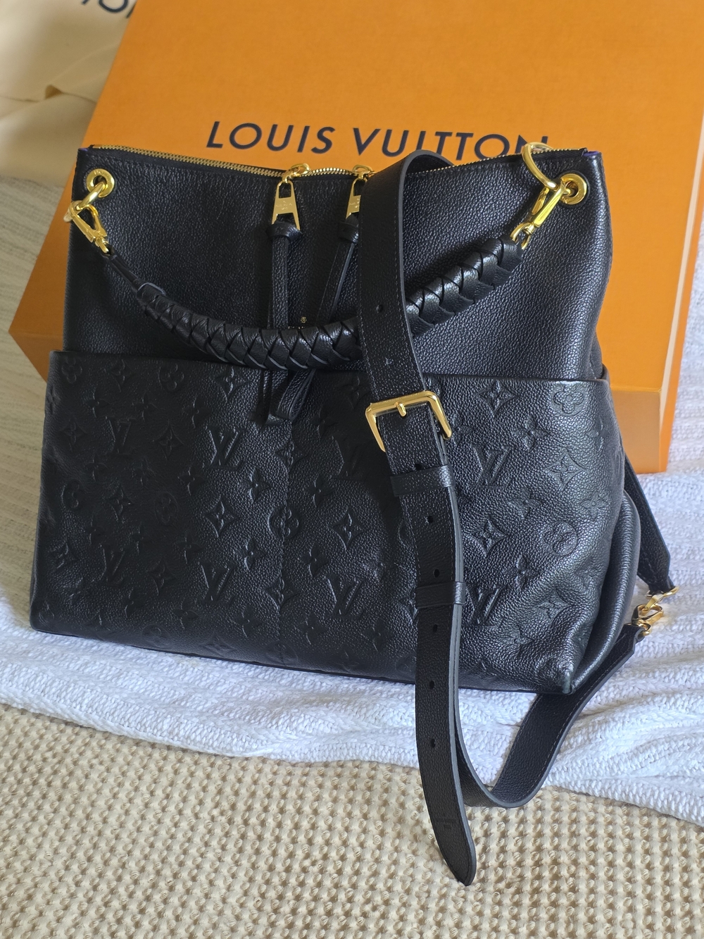 Louis Vuitton Maida Hobo